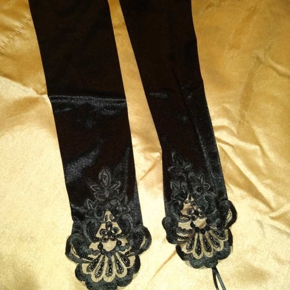 Roarin' 20,s Flapper Dress Ensemble - Picture 3 of 8